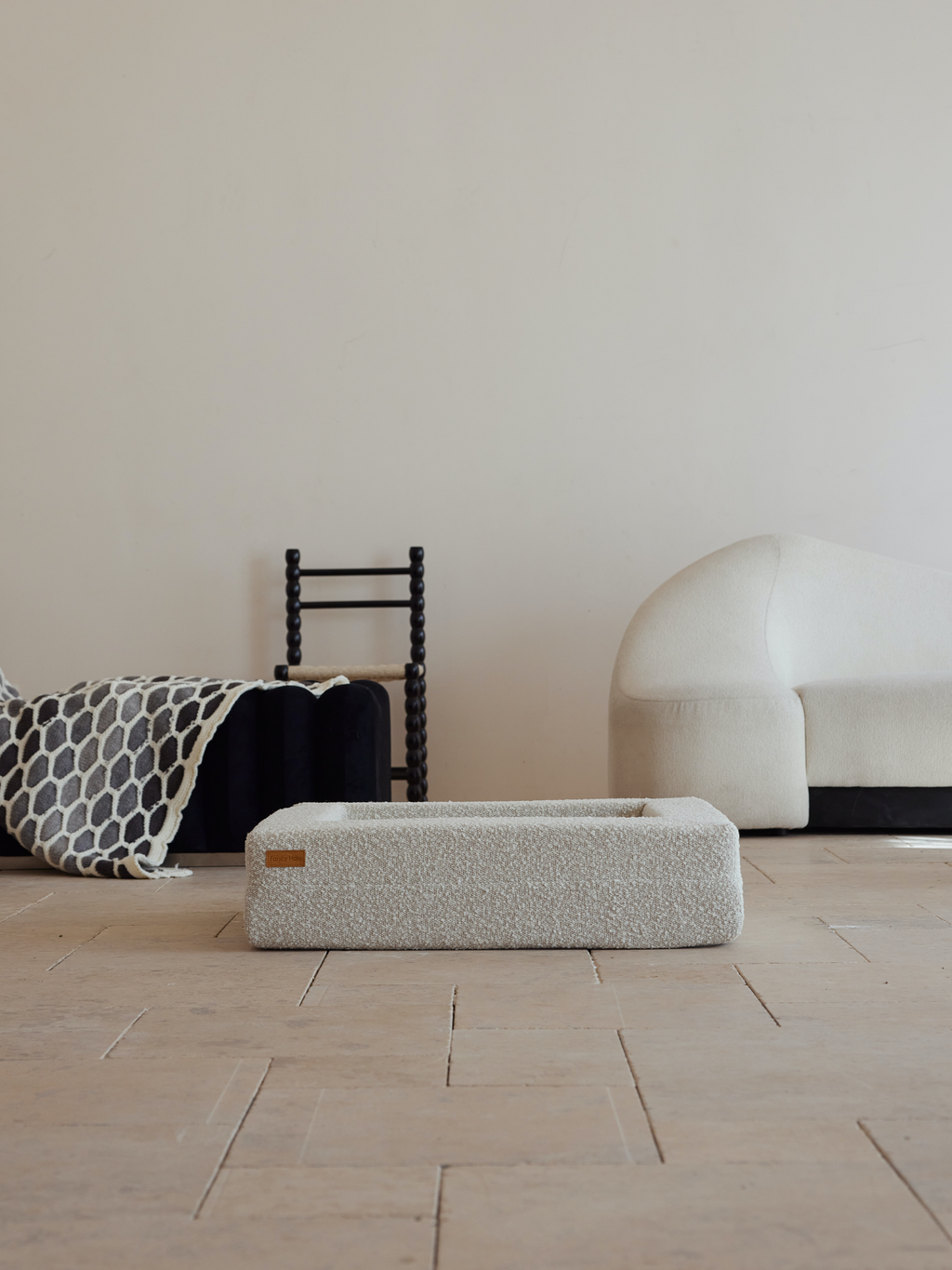 Fancy Haboo Nuzzle  Pet Bed