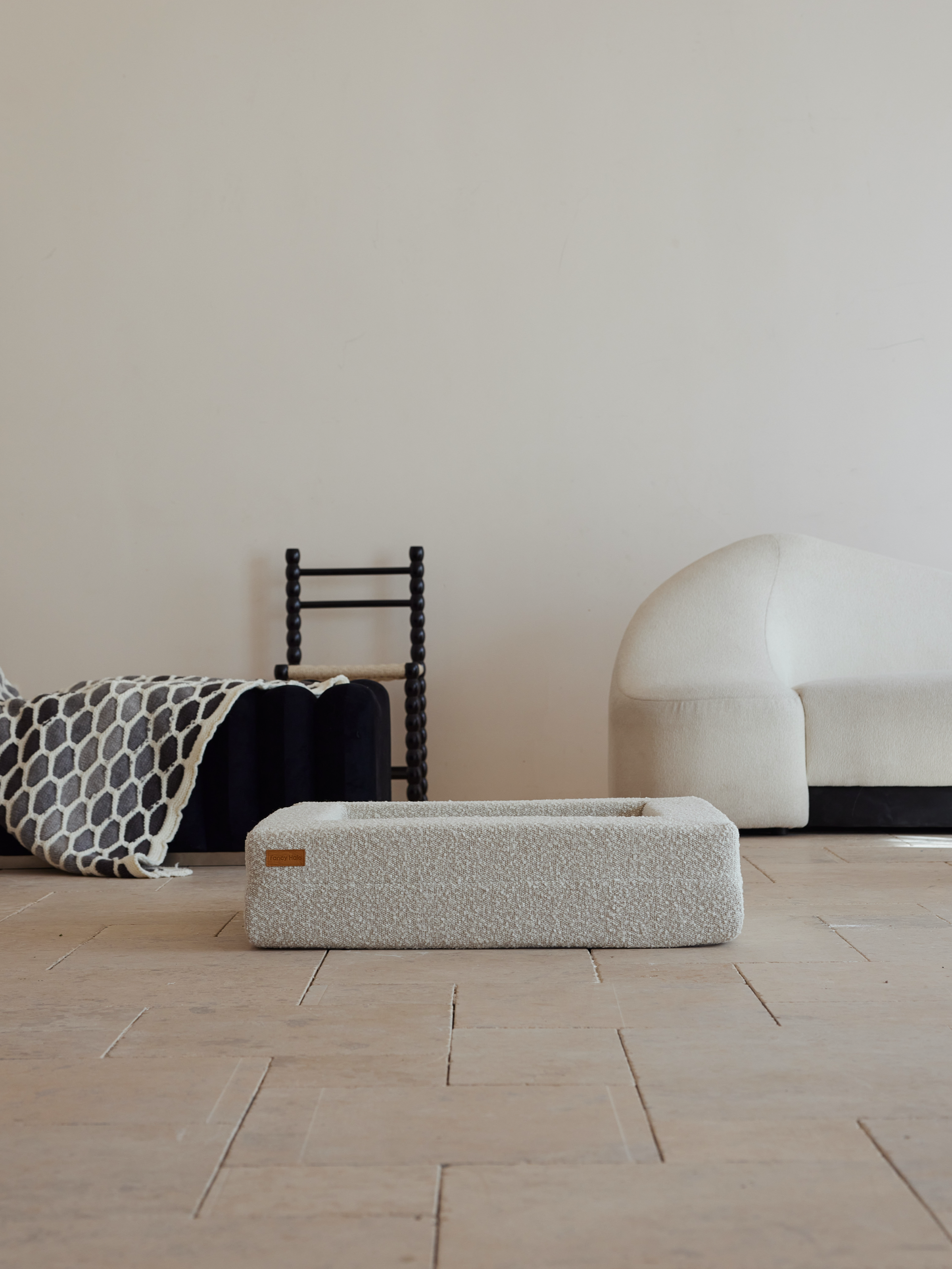 Fancy Haboo Nuzzle  Pet Bed