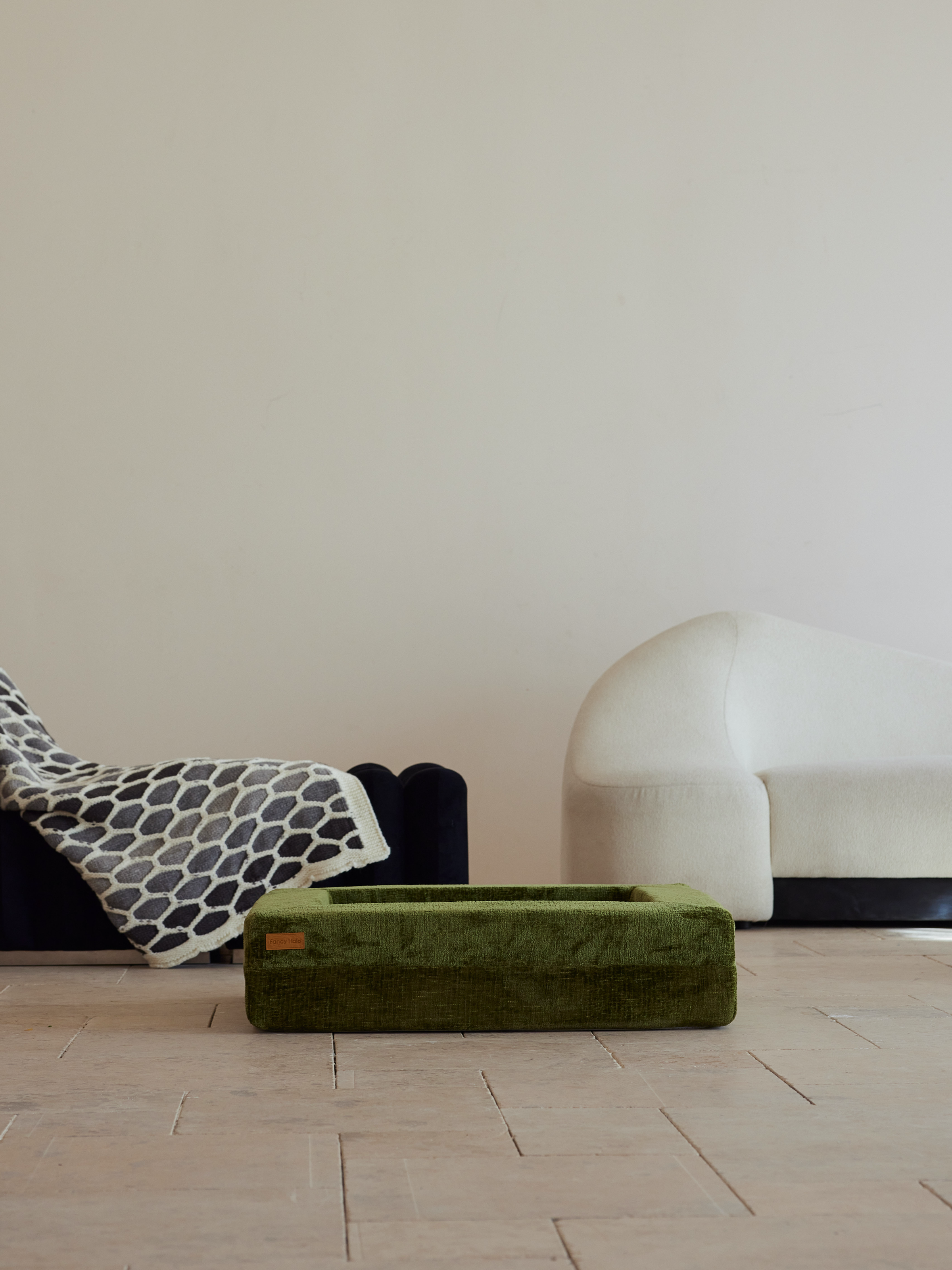 Fancy Haboo Nuzzle  Pet Bed